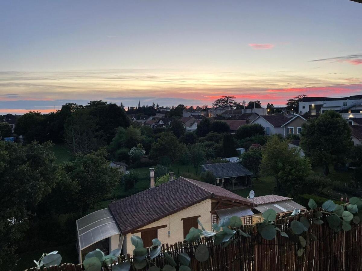 Le Ambroise - T3 Spacieux Et Calme Avec Parking Gratuit Bergerac Ruang foto